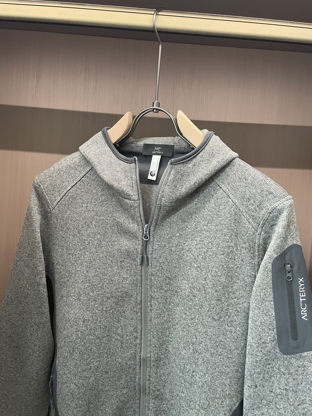 ARC‘TERYX始祖鸟COVERT CARDIGAN户外保暖抓绒衫开衫外套 超火爆海外版.采用岛国進口