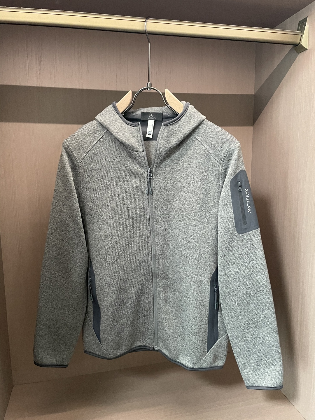 ARC‘TERYX始祖鸟COVERT CARDIGAN户外保暖抓绒衫开衫外套 超火爆海外版.采用岛国進口