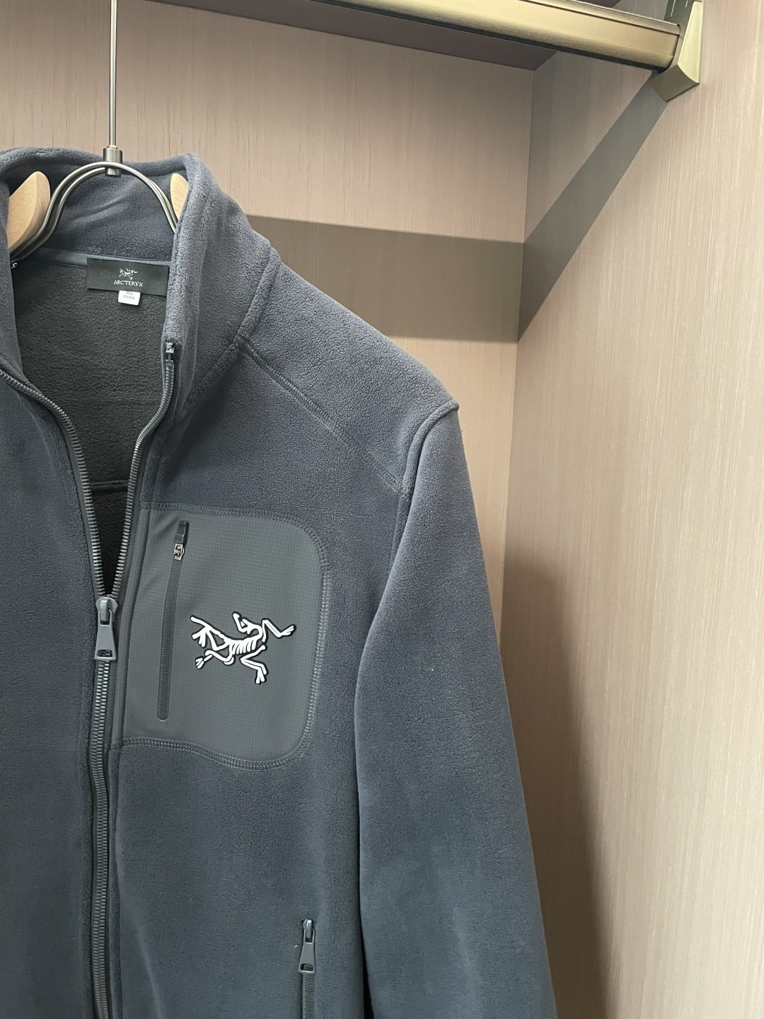 💙ARC'TERYX始祖鸟 KYANITE HOODY 保暖 男士抓绒衫始祖鸟这款摇粒绒外套，可作为中间