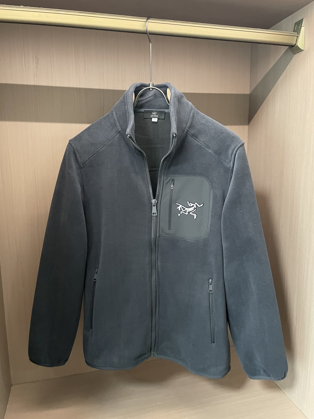 💙ARC'TERYX始祖鸟 KYANITE HOODY 保暖 男士抓绒衫始祖鸟这款摇粒绒外套，可作为中间