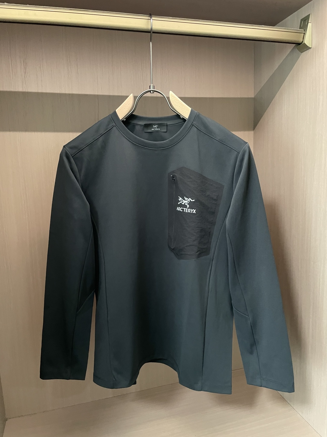 新款上新始祖鸟2025早秋Kragg SL 长袖T恤 今年Kragg系列推出了好多新款T恤，简约大气，经