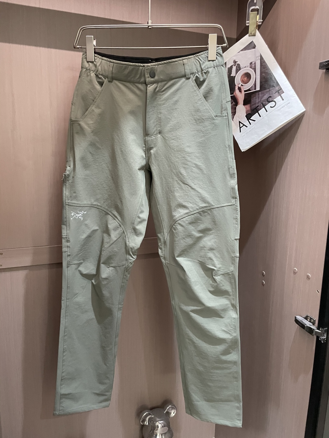 始祖鸟 男士休闲裤👍速干面料休闲裤，最新款上身版型无敌正！绝对可以闭眼收的一款此款裤子非常百搭，弹力腰围