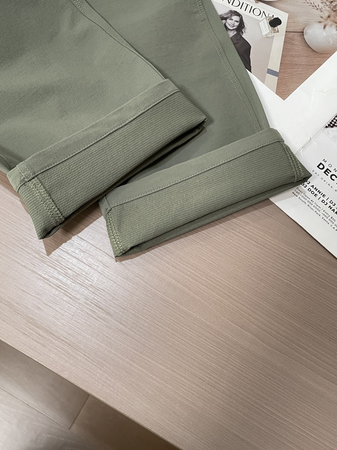 始祖鸟 男士休闲裤👍速干面料休闲裤，最新款上身版型无敌正！绝对可以闭眼收的一款此款裤子非常百搭，弹力腰围