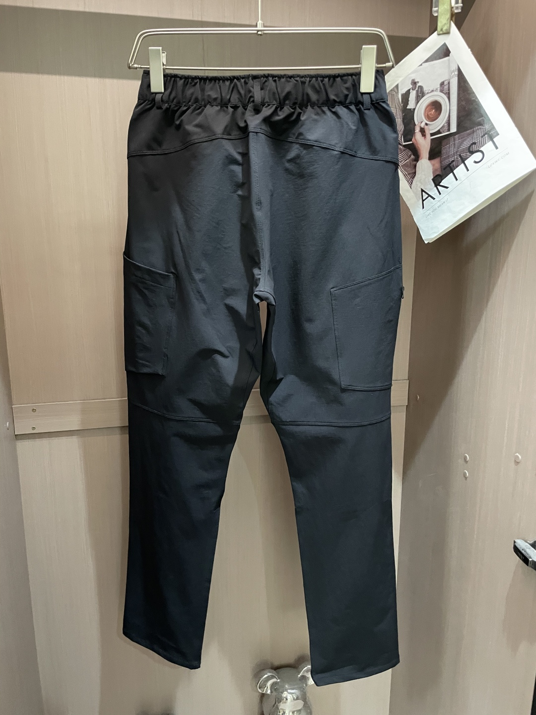 始祖鸟 男士休闲裤👍速干面料休闲裤，最新款上身版型无敌正！绝对可以闭眼收的一款此款裤子非常百搭，弹力腰围