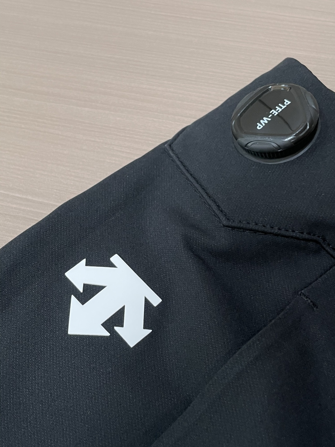 迪桑特 男士休闲裤👍速干面料休闲裤，最新款上身版型无敌正！绝对可以闭眼收的一款此款裤子非常百搭，弹力腰围