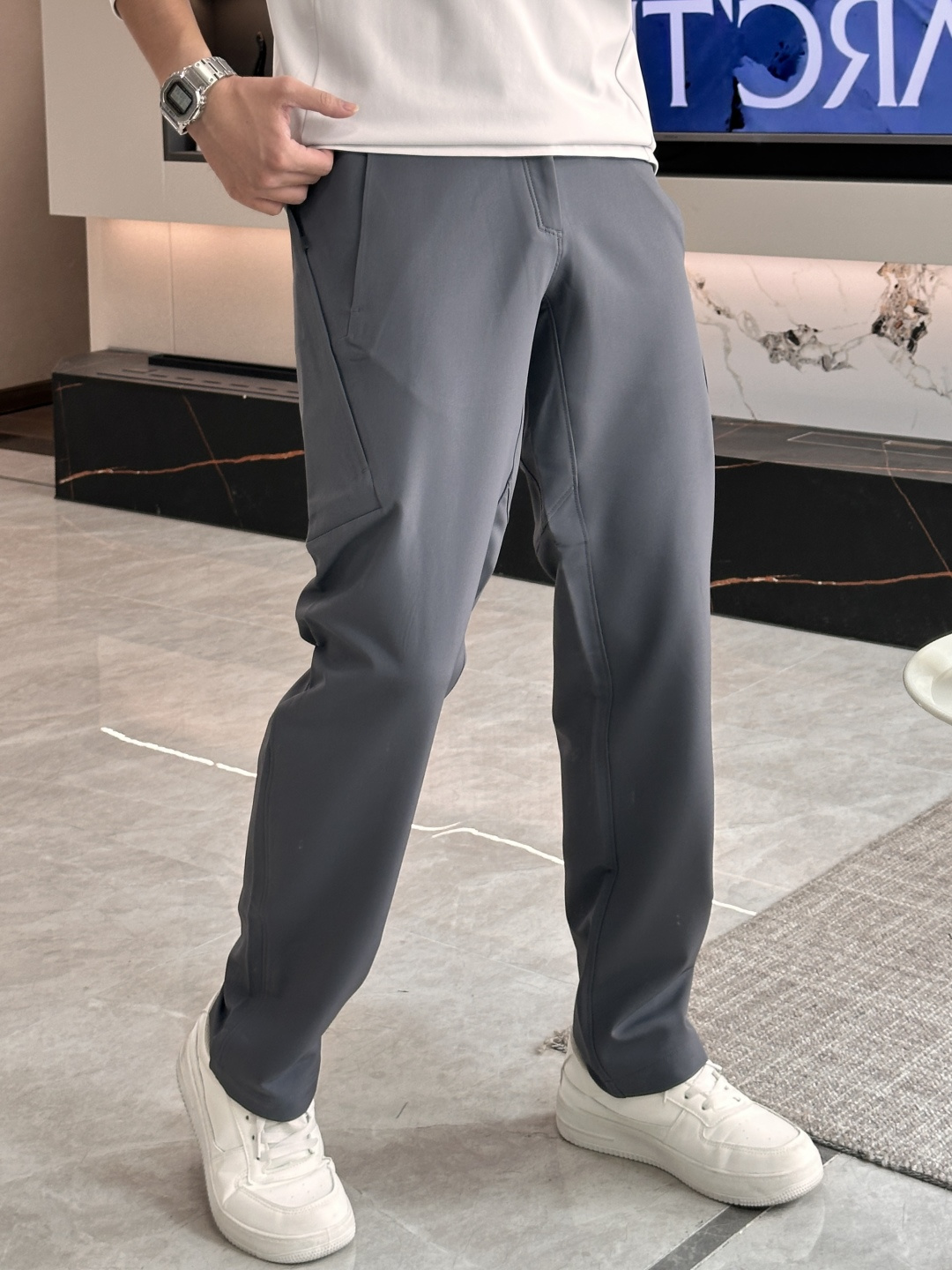 迪桑特 男士休闲裤👍速干面料休闲裤，最新款上身版型无敌正！绝对可以闭眼收的一款此款裤子非常百搭，弹力腰围