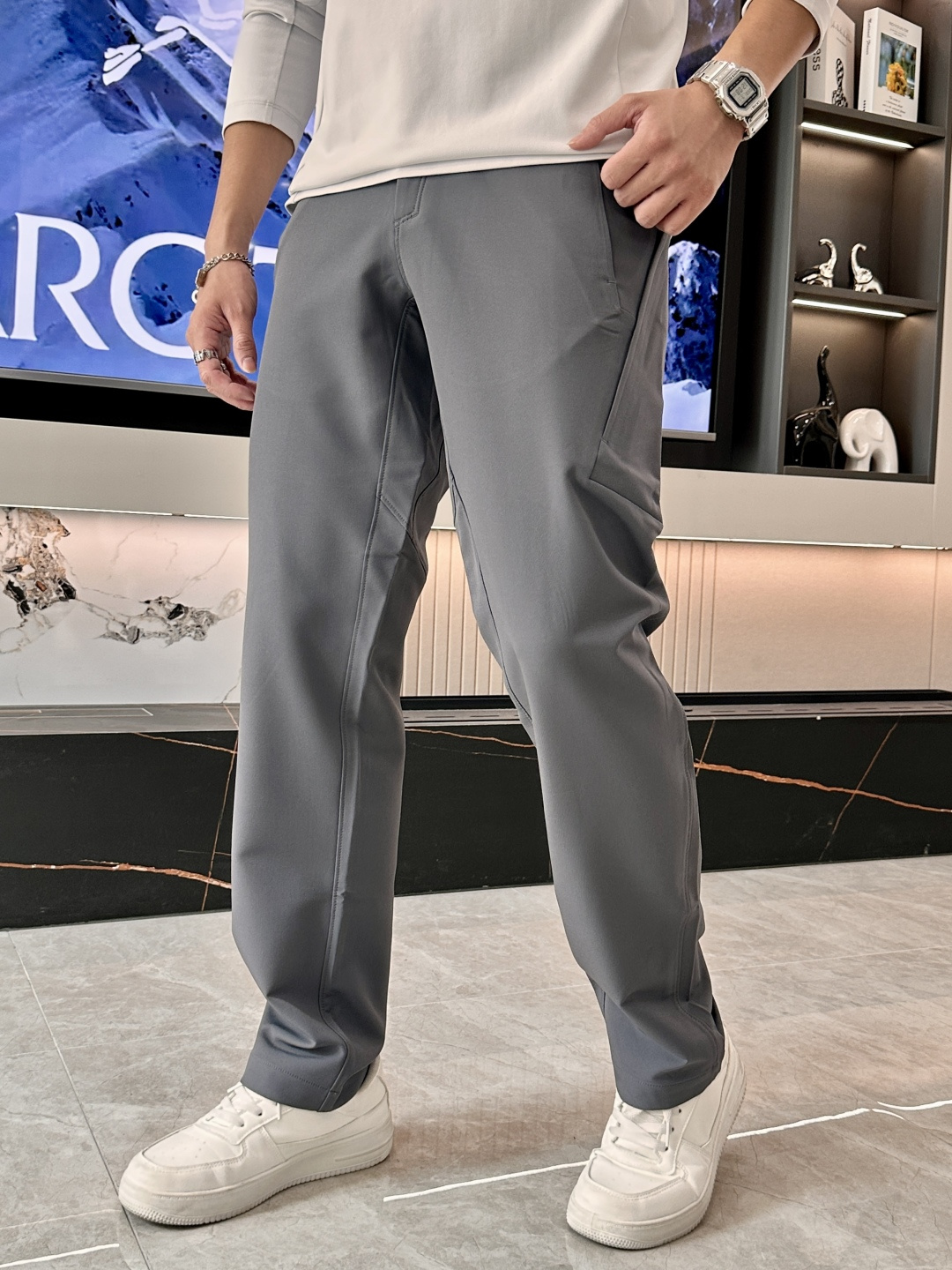 迪桑特 男士休闲裤👍速干面料休闲裤，最新款上身版型无敌正！绝对可以闭眼收的一款此款裤子非常百搭，弹力腰围