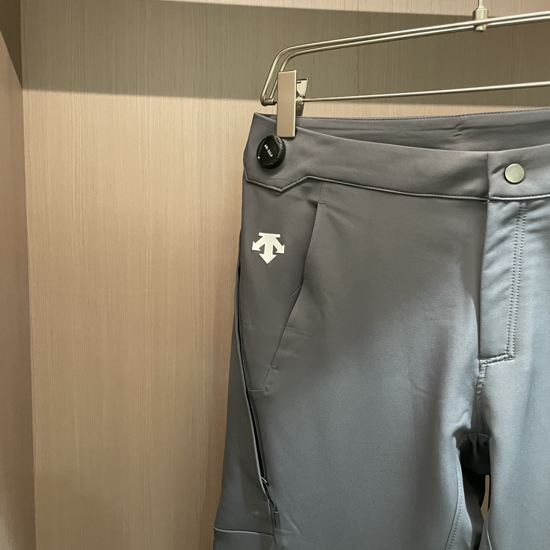 迪桑特 男士休闲裤👍速干面料休闲裤，最新款上身版型无敌正！绝对可以闭眼收的一款此款裤子非常百搭，弹力腰围