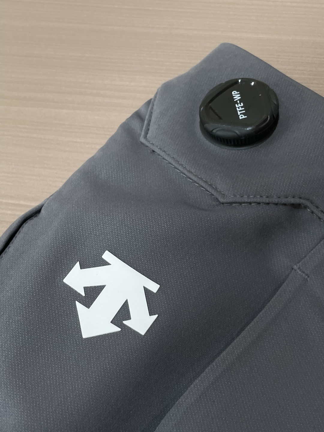 迪桑特 男士休闲裤👍速干面料休闲裤，最新款上身版型无敌正！绝对可以闭眼收的一款此款裤子非常百搭，弹力腰围