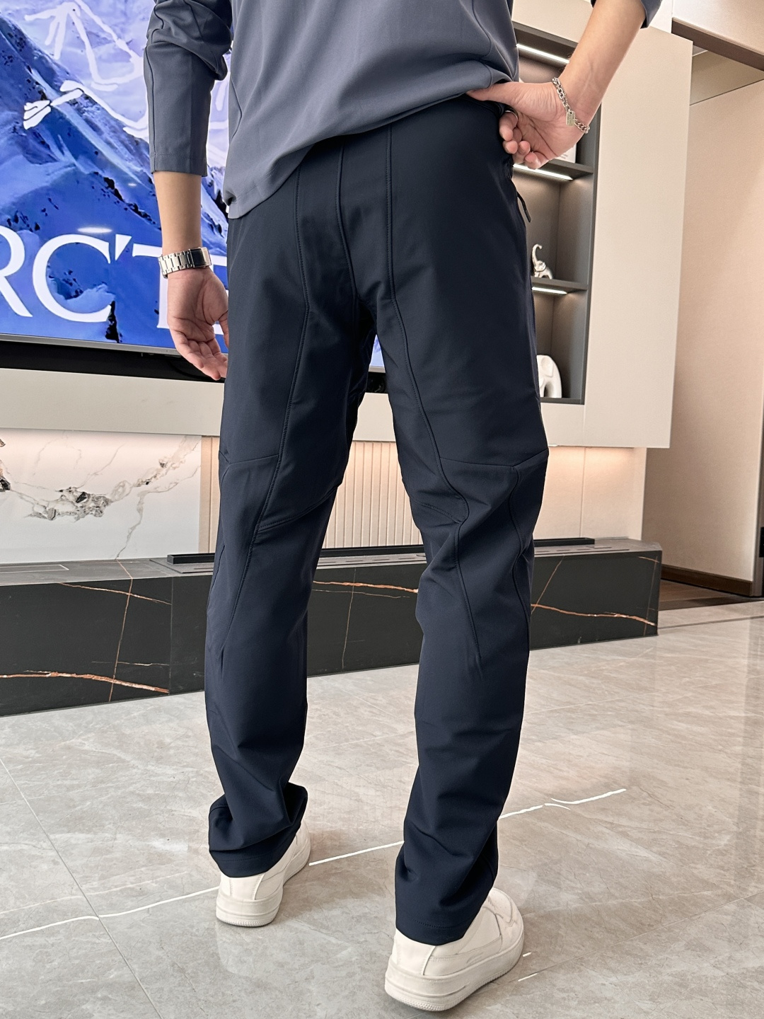 迪桑特 男士休闲裤👍速干面料休闲裤，最新款上身版型无敌正！绝对可以闭眼收的一款此款裤子非常百搭，弹力腰围