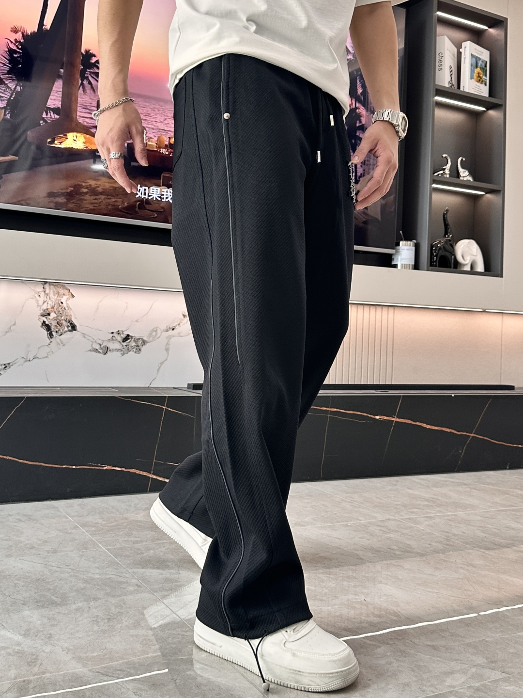 🏊 Dior 2025秋冬新款休闲裤！官网同步发售。品牌经典LOGO休闲裤 ，定制面料，舒适度极好，手触