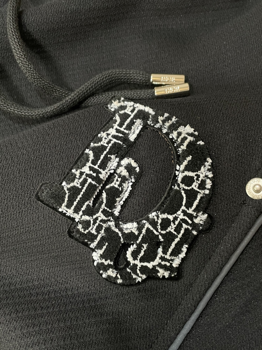 🏊 Dior 2025秋冬新款休闲裤！官网同步发售。品牌经典LOGO休闲裤 ，定制面料，舒适度极好，手触