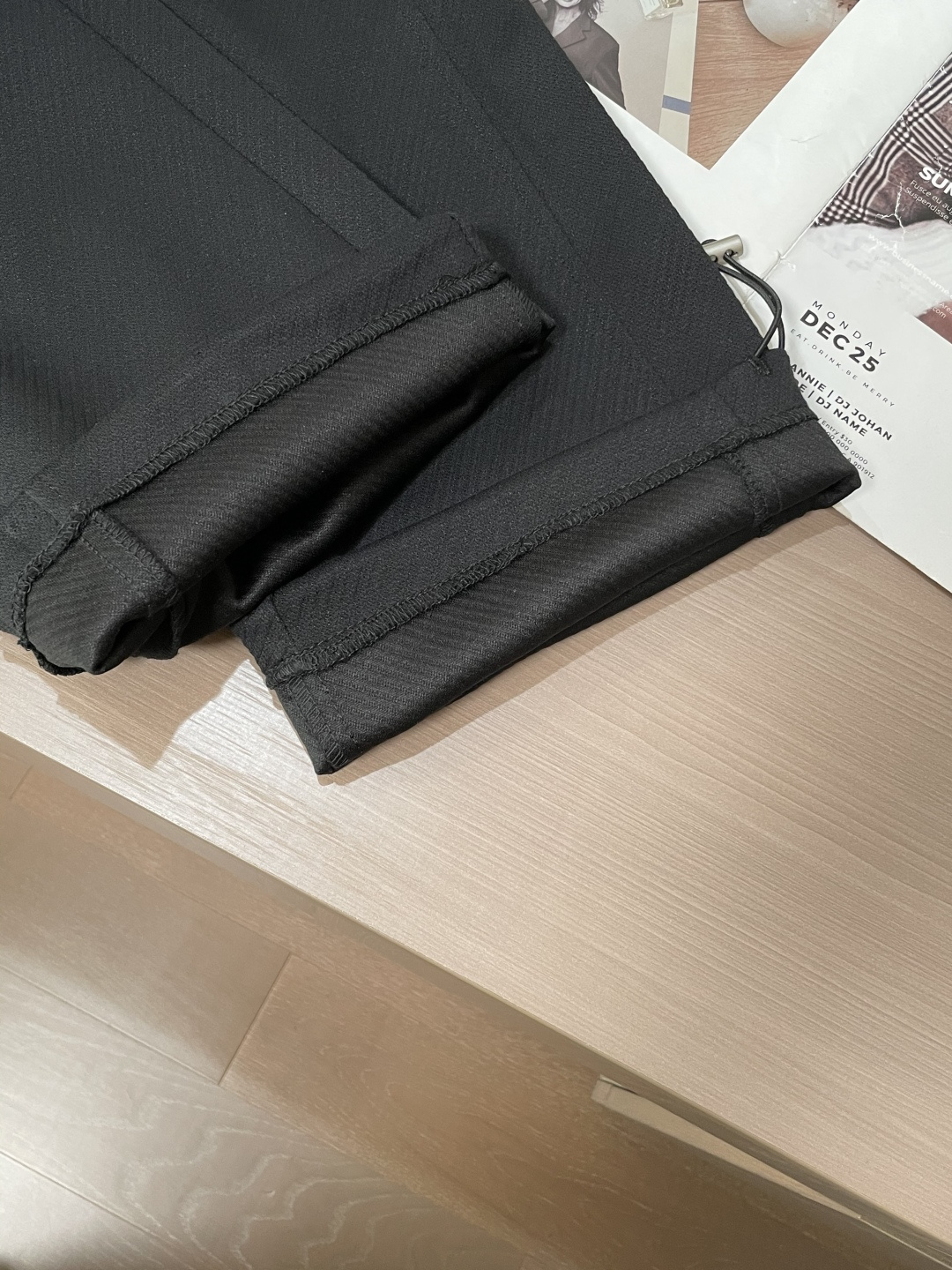 🏊 Dior 2025秋冬新款休闲裤！官网同步发售。品牌经典LOGO休闲裤 ，定制面料，舒适度极好，手触