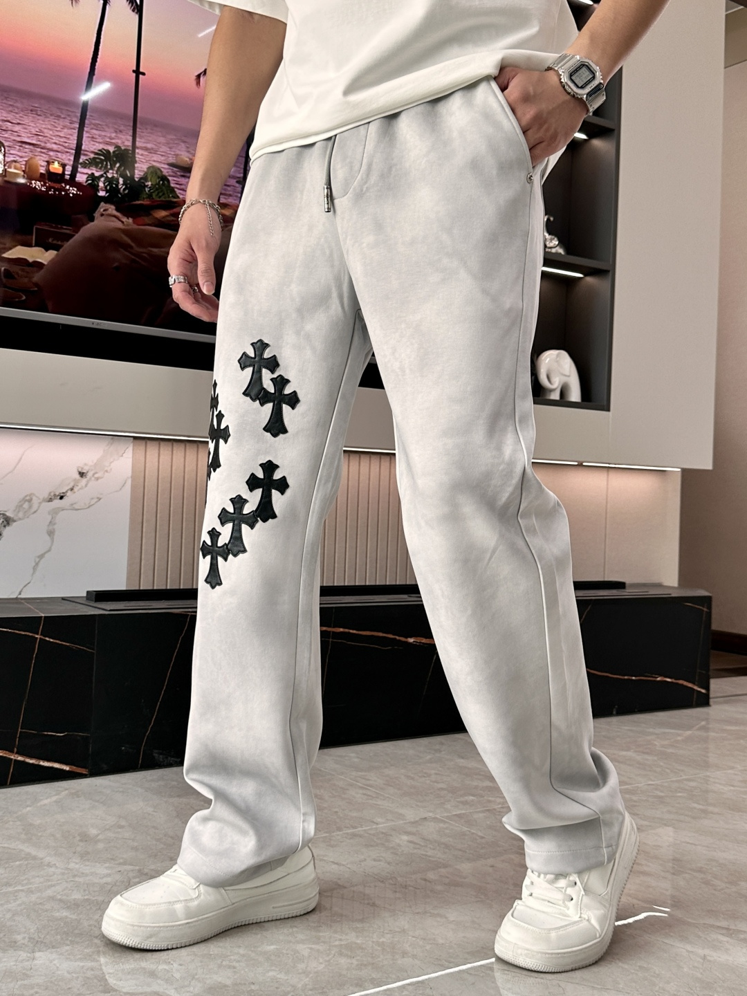 🏊 克罗心 2025秋冬新款休闲裤！官网同步发售。品牌经典LOGO休闲裤 ，定制面料，舒适度极好，手触感