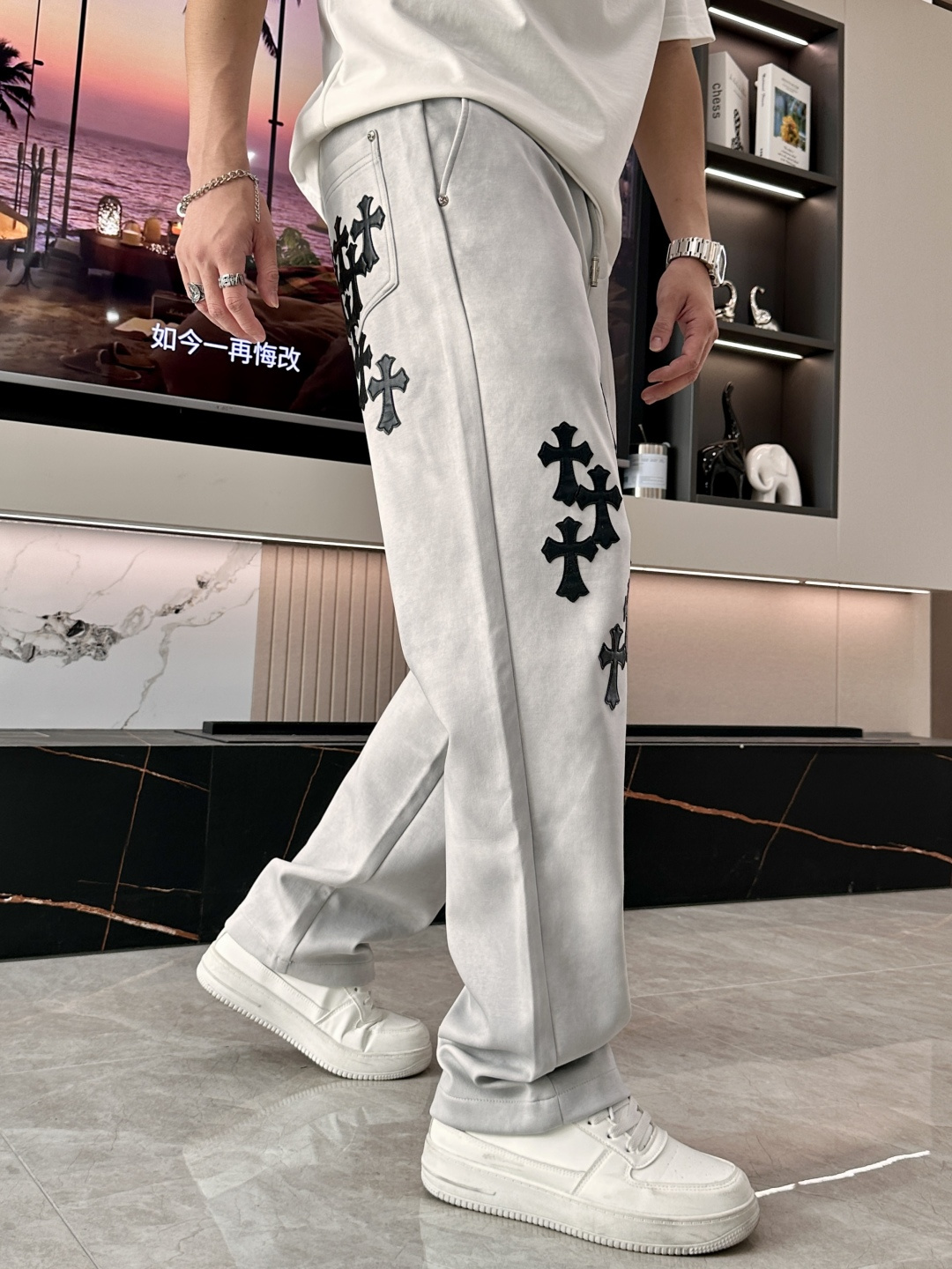 🏊 克罗心 2025秋冬新款休闲裤！官网同步发售。品牌经典LOGO休闲裤 ，定制面料，舒适度极好，手触感