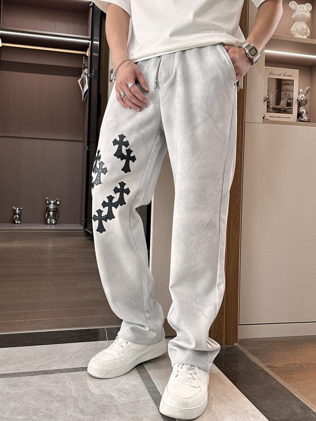 🏊 克罗心 2025秋冬新款休闲裤！官网同步发售。品牌经典LOGO休闲裤 ，定制面料，舒适度极好，手触感