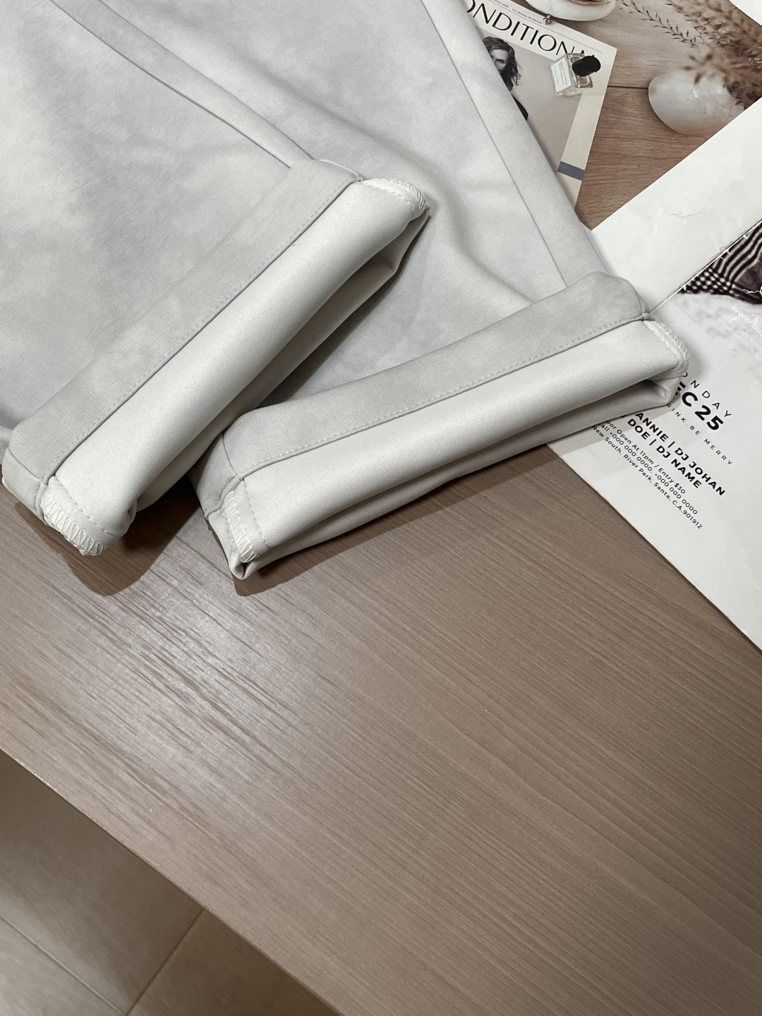 🏊 克罗心 2025秋冬新款休闲裤！官网同步发售。品牌经典LOGO休闲裤 ，定制面料，舒适度极好，手触感