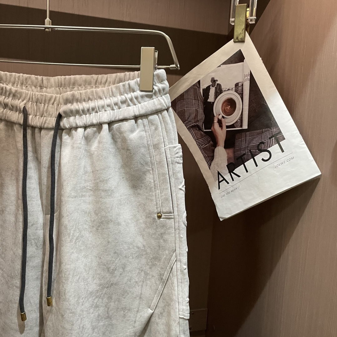 🏊 Lv 2025秋冬新款休闲裤！官网同步发售。品牌经典LOGO休闲裤 ，定制面料，舒适度极好，手触感强