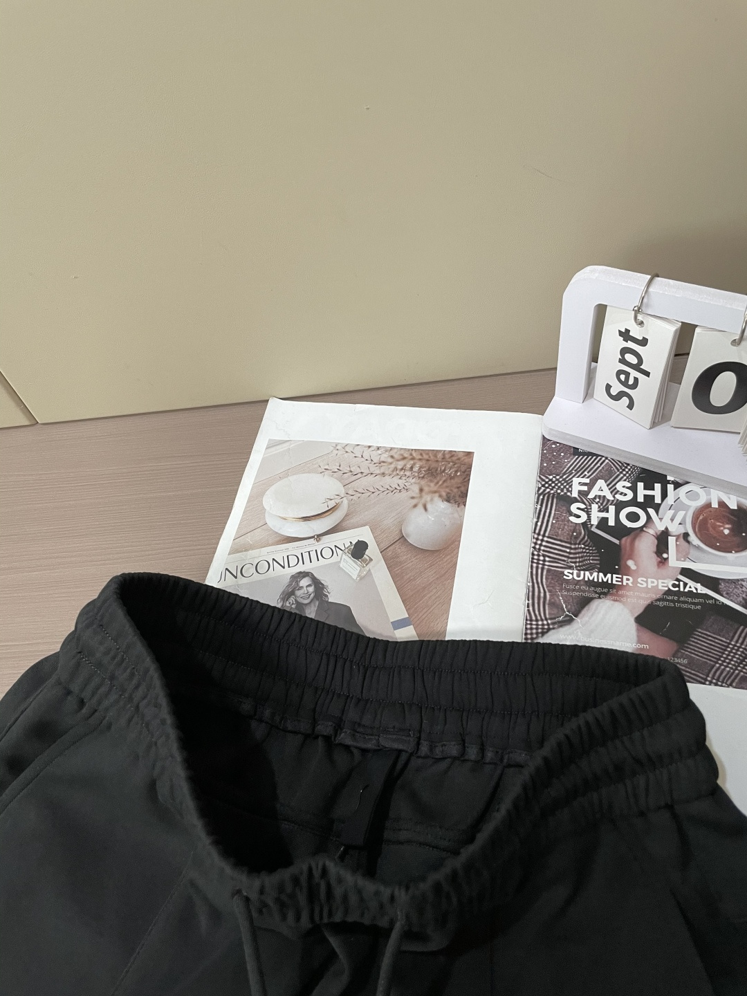 🏊 Y-3 2025秋冬新款休闲裤！官网同步发售。品牌经典LOGO休闲裤 ，定制面料，舒适度极好，手触感