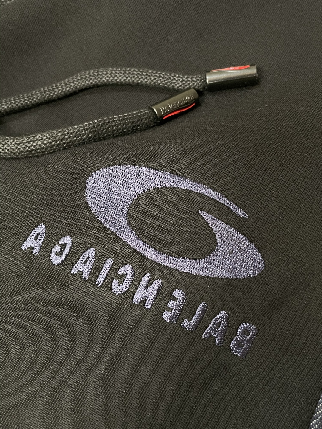 🏊 巴黎世家 2025秋冬新款休闲裤！官网同步发售。品牌经典LOGO休闲裤 ，定制面料，舒适度极好，手触