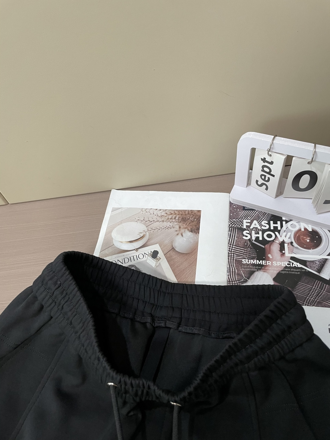 🏊 Dior 2025秋冬新款休闲裤！官网同步发售。品牌经典LOGO休闲裤 ，定制面料，舒适度极好，手触