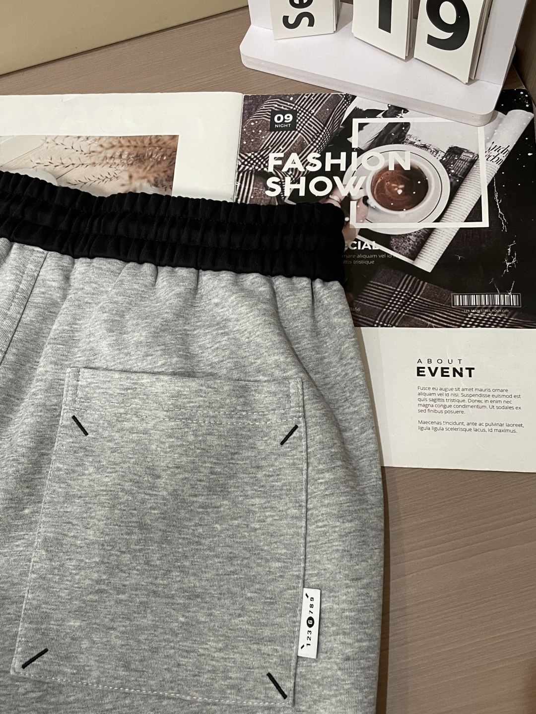 马吉拉 2025秋冬最新休闲裤 潮人必备 版型超赞，能很好的修复各种腿型，非常个性！柔软排汗，舒适度极高