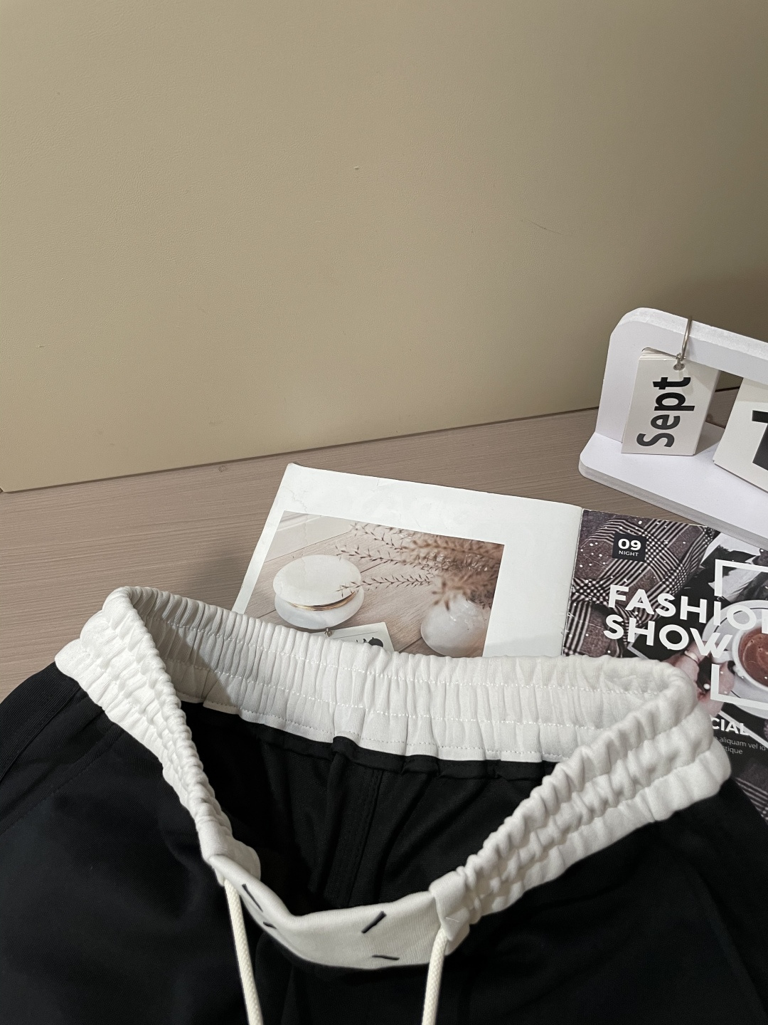 马吉拉 2025秋冬最新休闲裤 潮人必备 版型超赞，能很好的修复各种腿型，非常个性！柔软排汗，舒适度极高