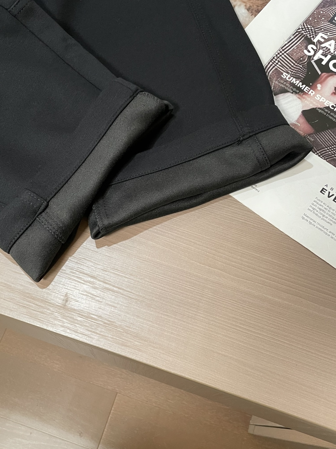 马吉拉 2025秋冬最新休闲裤 潮人必备 版型超赞，能很好的修复各种腿型，非常个性！柔软排汗，舒适度极高