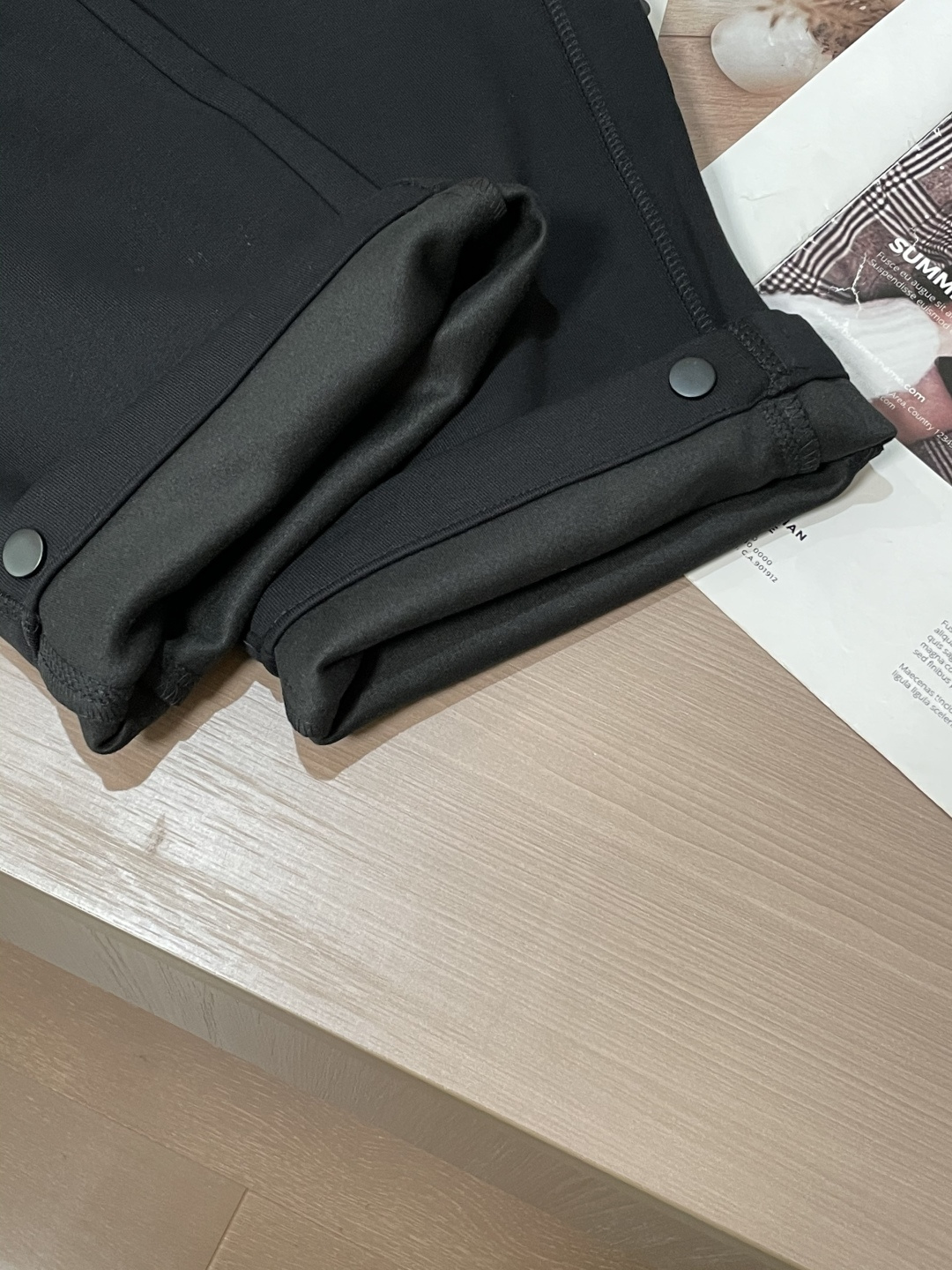 马吉拉 2025秋冬最新休闲裤 潮人必备 版型超赞，能很好的修复各种腿型，非常个性！柔软排汗，舒适度极高