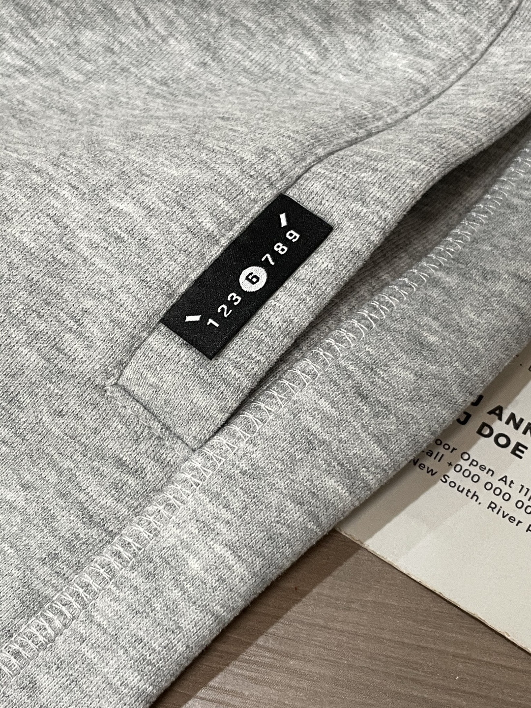 马吉拉 2025秋冬最新休闲裤 潮人必备 版型超赞，能很好的修复各种腿型，非常个性！柔软排汗，舒适度极高