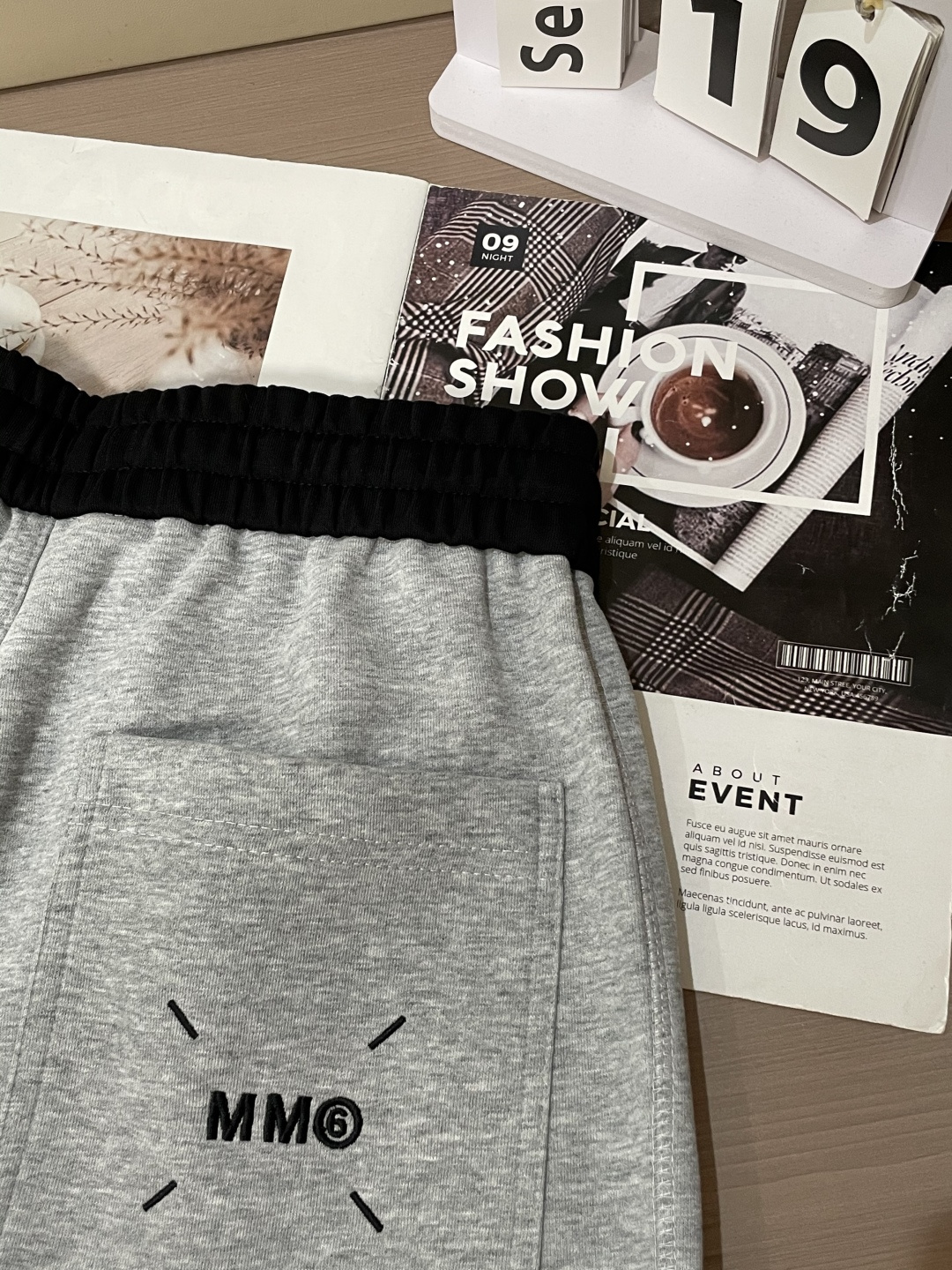 马吉拉 2025秋冬最新休闲裤 潮人必备 版型超赞，能很好的修复各种腿型，非常个性！柔软排汗，舒适度极高