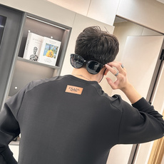 Prad /2025秋冬新品 定制顶级卫衣棉,面料特别有质感,冬季必备单品,保暖性好。男女通穿,细节到 Prad /2025秋冬新品 定制顶级卫衣棉,面料特别有质感,冬季必备单品,保暖性好。男女通穿,细节到