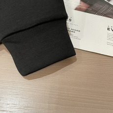 Prad /2025秋冬新品 定制顶级卫衣棉,面料特别有质感,冬季必备单品,保暖性好。男女通穿,细节到 Prad /2025秋冬新品 定制顶级卫衣棉,面料特别有质感,冬季必备单品,保暖性好。男女通穿,细节到