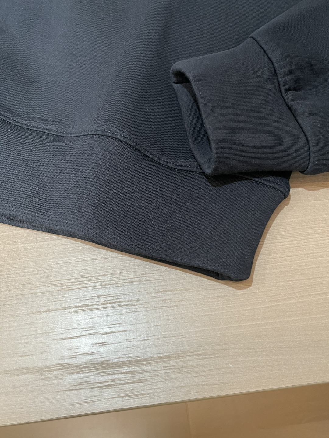 Prad /2025秋冬新品 定制顶级卫衣棉，面料特别有质感，冬季必备单品，保暖性好。男女通穿，细节到位