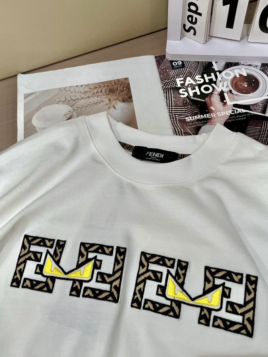 FD 25s秋冬最新款圆领打底套头T恤 面料采用优质精梳棉，入手便知非常柔软，上身亲肤感 极好！舒适透气