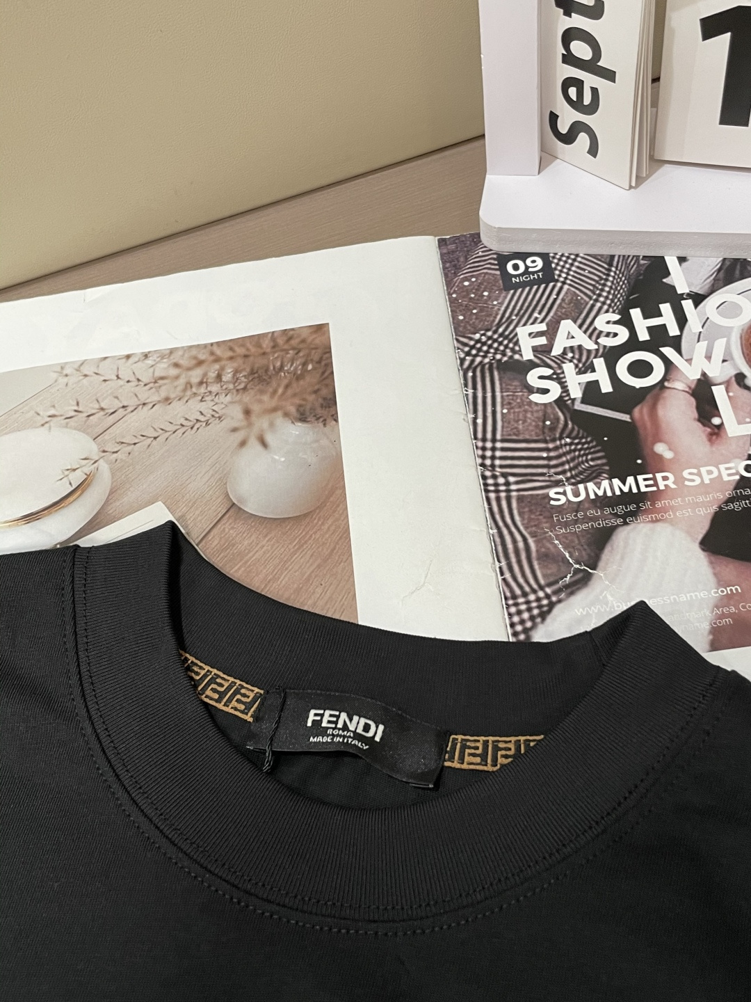 FD 25s秋冬最新款圆领打底套头T恤 面料采用优质精梳棉，入手便知非常柔软，上身亲肤感 极好！舒适透气