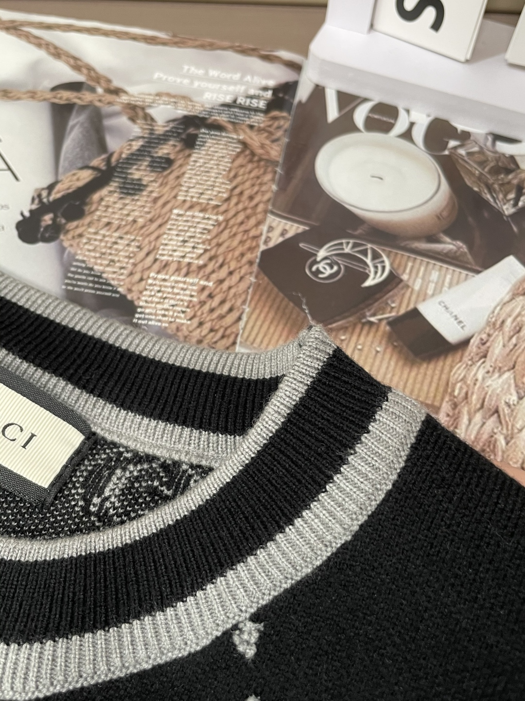 Gucc 重磅推荐！2025aw秋冬新款 专柜同步 时尚经典针织衫 秋冬必备款 采用针织衫加厚毛衣，精致