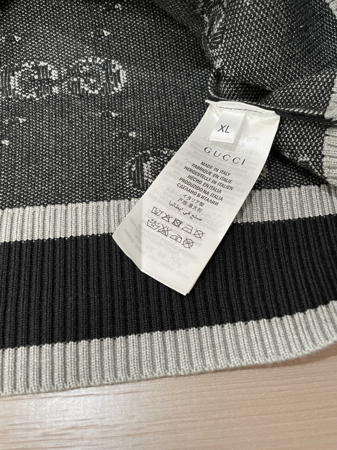 Gucc 重磅推荐！2025aw秋冬新款 专柜同步 时尚经典针织衫 秋冬必备款 采用针织衫加厚毛衣，精致