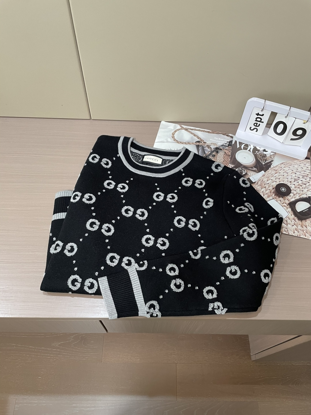 Gucc 重磅推荐！2025aw秋冬新款 专柜同步 时尚经典针织衫 秋冬必备款 采用针织衫加厚毛衣，精致