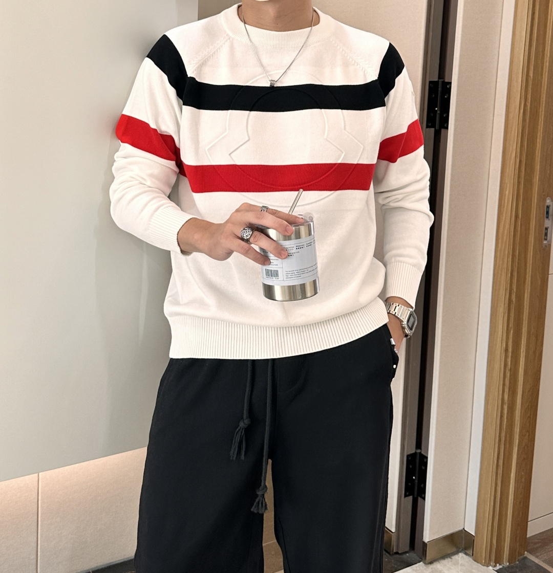 蒙口 重磅推荐！2025aw秋冬新款 专柜同步 时尚经典针织衫 秋冬必备款 采用针织衫加厚毛衣，精致简洁