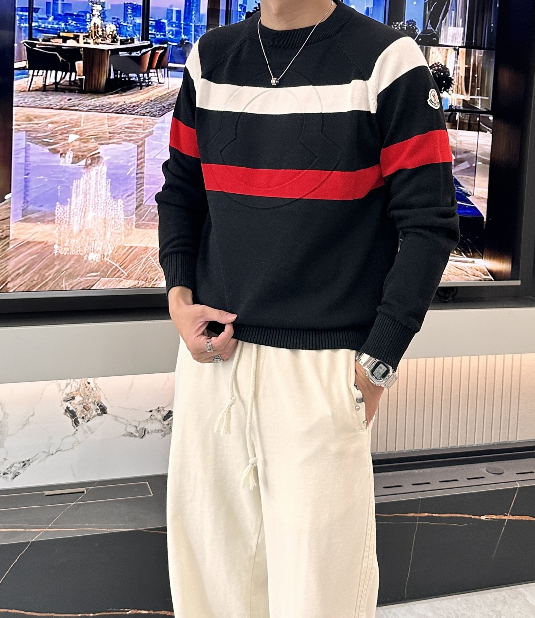 蒙口 重磅推荐！2025aw秋冬新款 专柜同步 时尚经典针织衫 秋冬必备款 采用针织衫加厚毛衣，精致简洁