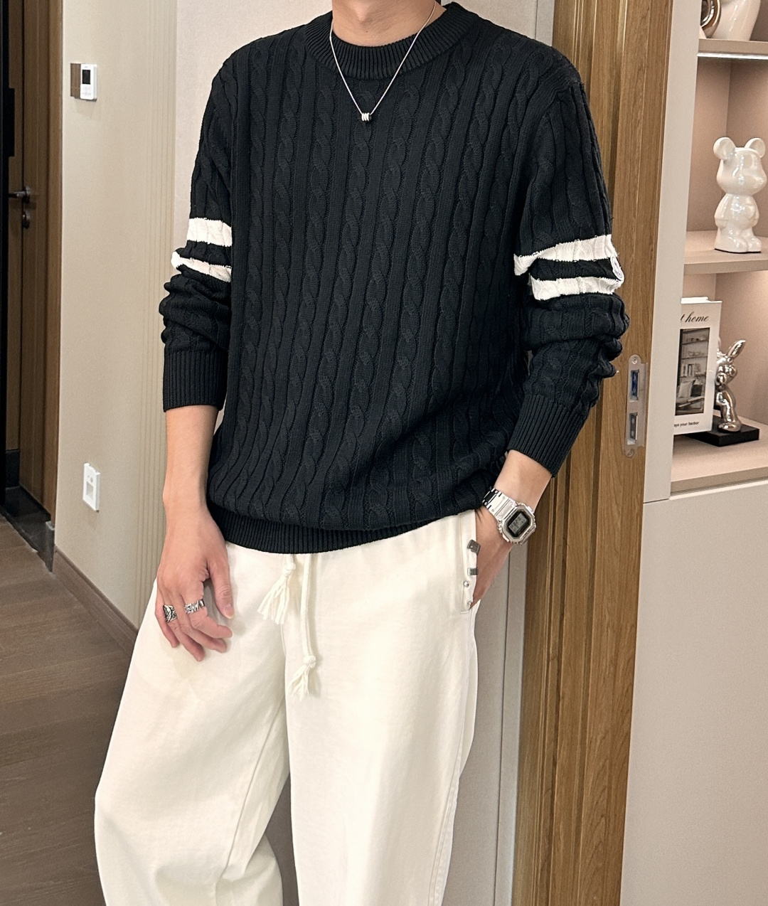 蒙口 重磅推荐！2025aw秋冬新款 专柜同步 时尚经典针织衫 秋冬必备款 采用针织衫加厚毛衣，精致简洁