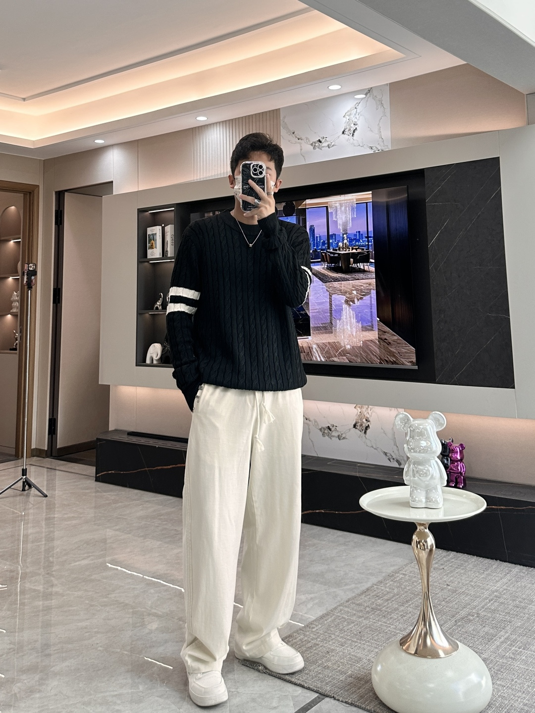 蒙口 重磅推荐！2025aw秋冬新款 专柜同步 时尚经典针织衫 秋冬必备款 采用针织衫加厚毛衣，精致简洁