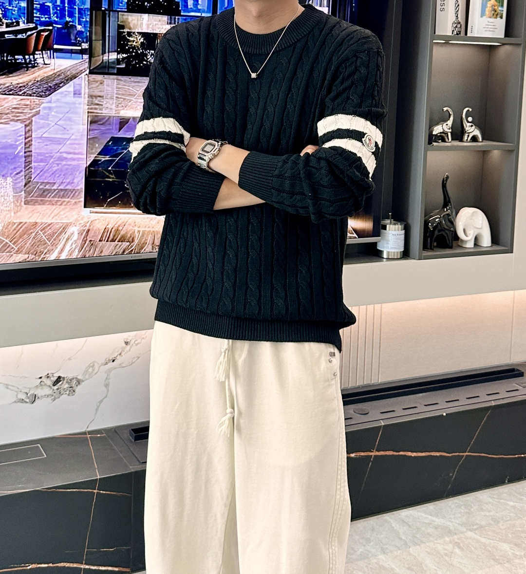 NO:537305,A big recommendation for cover-up!  2025aw autumn and winter new style, counter synchronization, fashionable and classic sweaters, essentials for autumn and winter, thick sweaters, exquisite, simple and generous, brand elements embellishment design, no too complicated craftsmanship, what you play is the fusion of design and material, simple European style, a must-have artifact for autumn and winter!  Size M-3xL, Moncler, sweaters, alexander wang19860909蒙口 重磅推荐！2025aw秋冬新款 专柜同步 时尚经典针织衫 秋冬必备款 采用针织衫加厚毛衣,精致简洁大方 品牌元素点缀设计 没有过多复杂的工艺 玩的就是设计与材质的融合 简约的欧风 秋冬季必备神器！尺码M-3xL,,Moncler,sweaters,alexander wang,Men's clothing