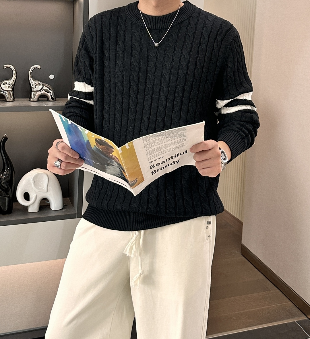 蒙口 重磅推荐！2025aw秋冬新款 专柜同步 时尚经典针织衫 秋冬必备款 采用针织衫加厚毛衣，精致简洁