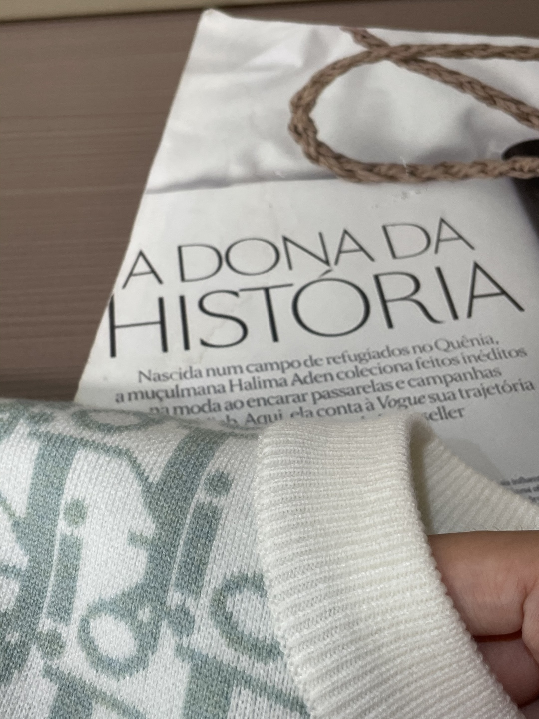 Dior 重磅推荐！2025aw秋冬新款 专柜同步 时尚经典针织衫 秋冬必备款 采用针织衫加厚毛衣，精致