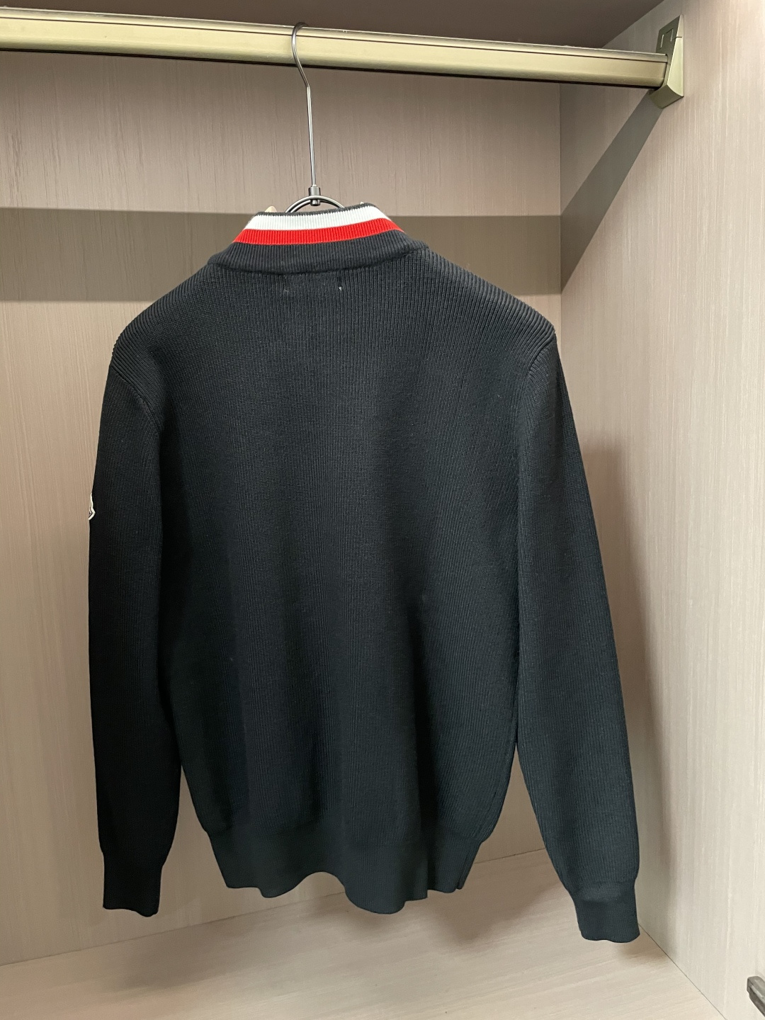 蒙口 新款开衫针织毛衣！经典永不过时！外观简洁干净，秋日可以单穿，深冬最为内搭！定制进口高支数羊毛混纺面