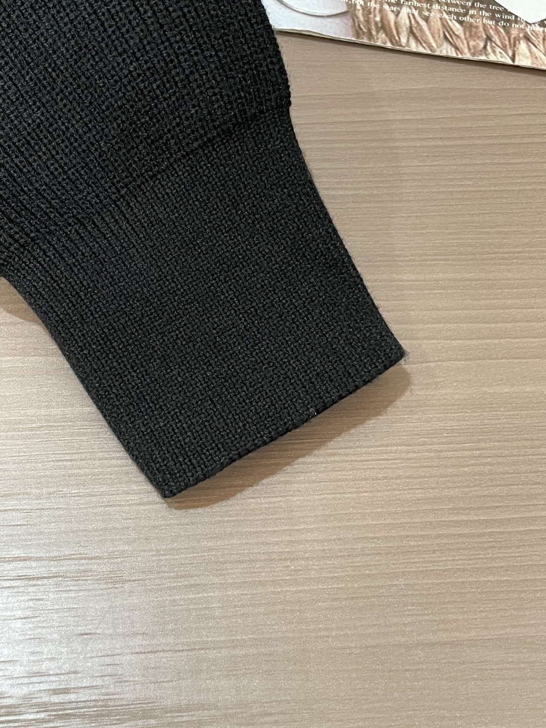 蒙口 新款开衫针织毛衣！经典永不过时！外观简洁干净，秋日可以单穿，深冬最为内搭！定制进口高支数羊毛混纺面