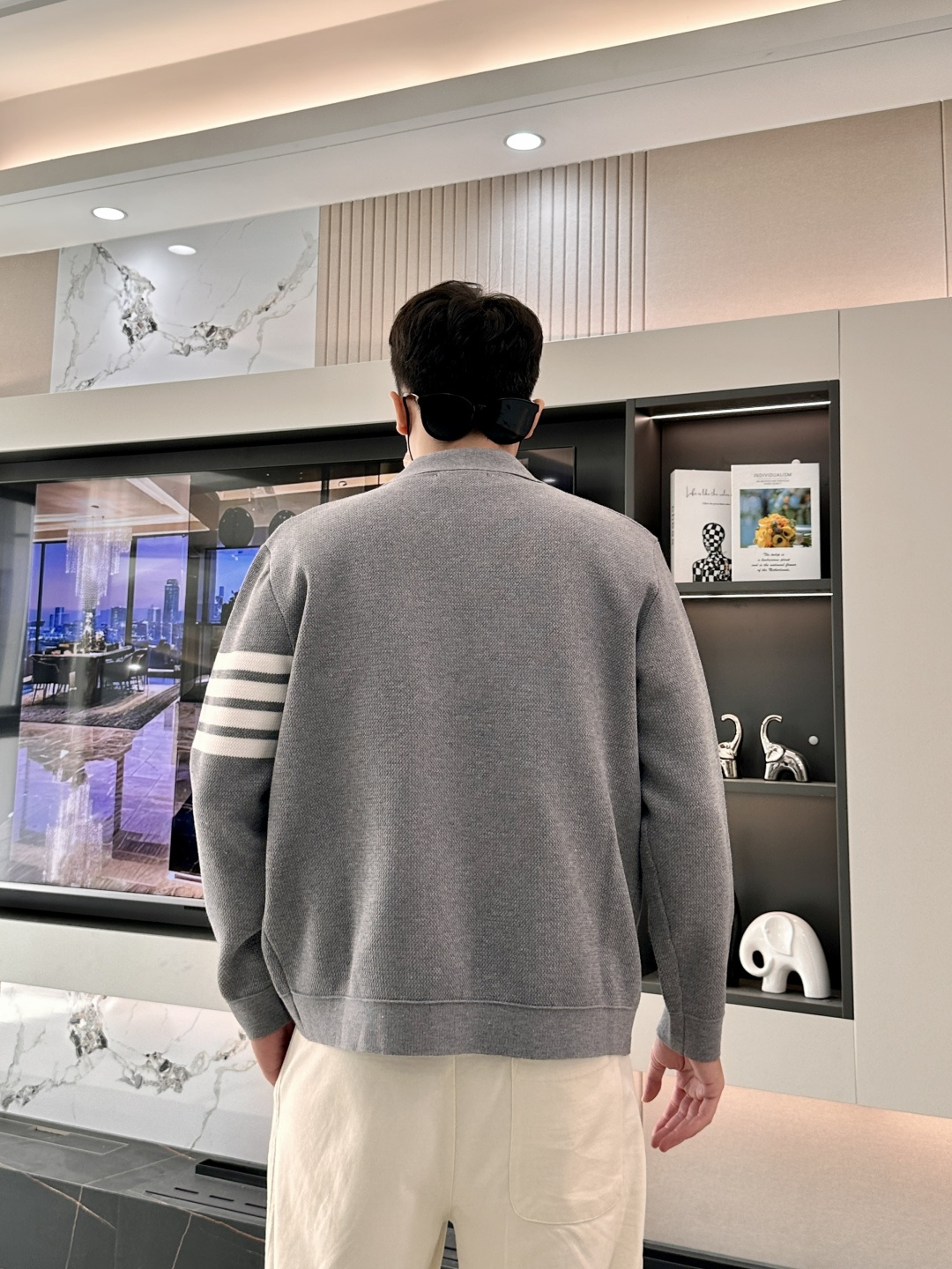 TB 新款开衫针织毛衣！经典永不过时！外观简洁干净，秋日可以单穿，深冬最为内搭！定制进口高支数羊毛混纺面