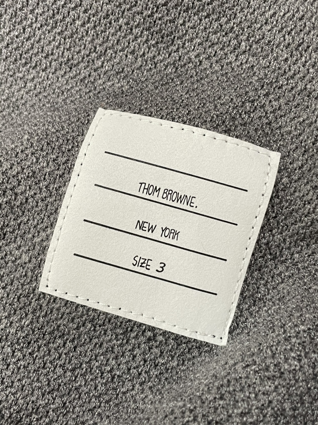 TB 新款开衫针织毛衣！经典永不过时！外观简洁干净，秋日可以单穿，深冬最为内搭！定制进口高支数羊毛混纺面